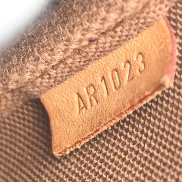 LOUIS VUITTON Pochette Accessoires Hand Bag Monogram Leather BN - Picture 14 of 14